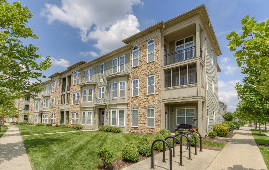 Exterior view of a Zionsville apartment building.